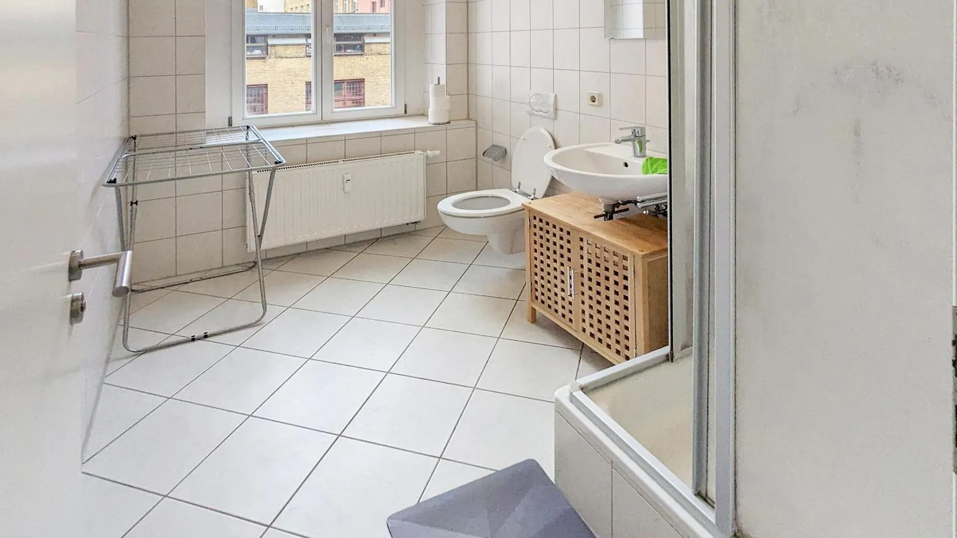 Monteurdreams-De Zentrale, Grosse 5Z Wohnung, 2 Baeder, Kueche Leipzig