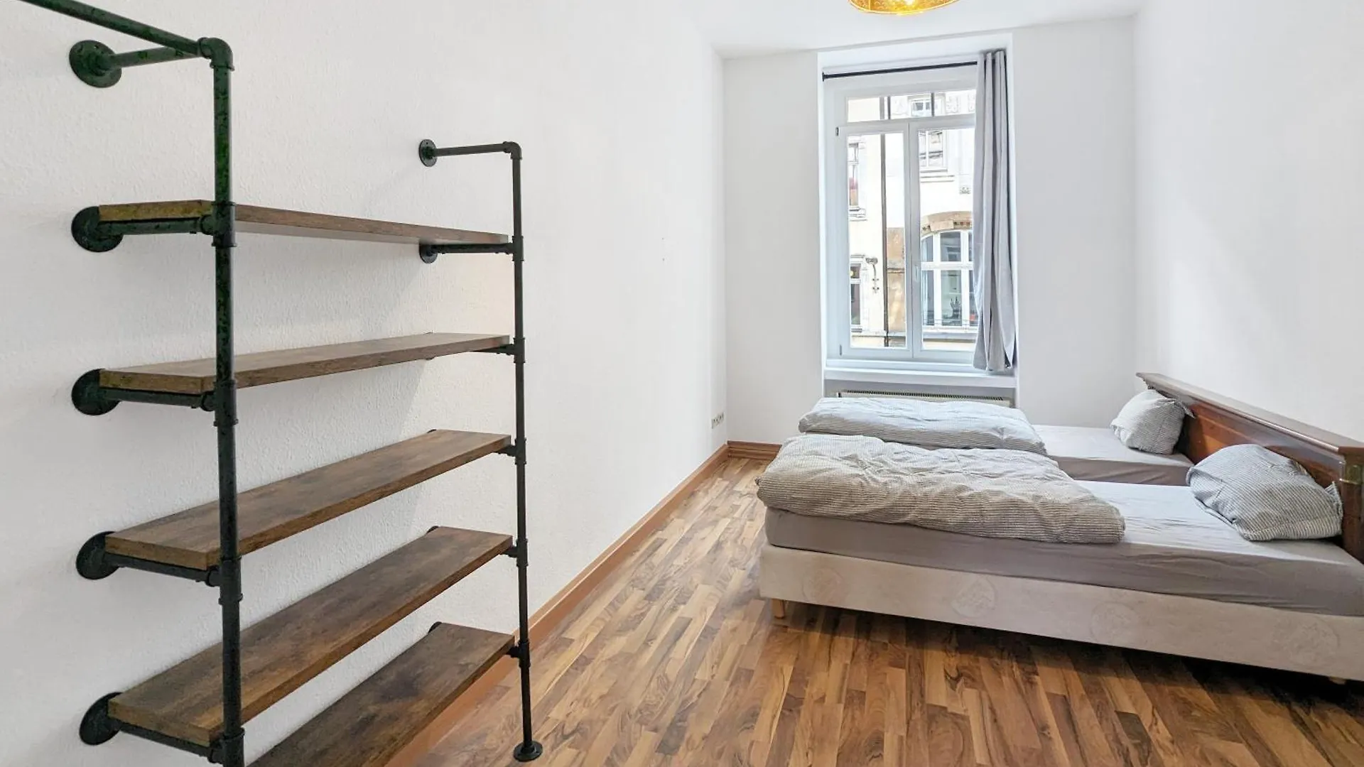 Monteurdreams-De Zentrale, Grosse 5Z Wohnung, 2 Baeder, Kueche Leipzig