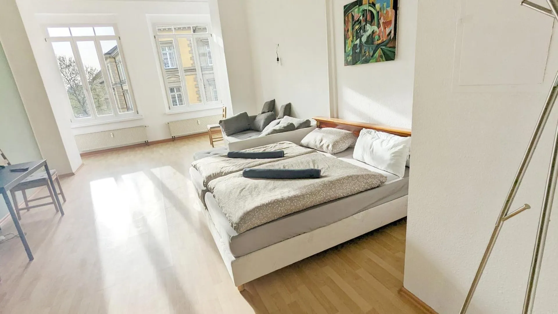 Monteurdreams-De Zentrale, Grosse 5Z Wohnung, 2 Baeder, Kueche Leipzig Apartment